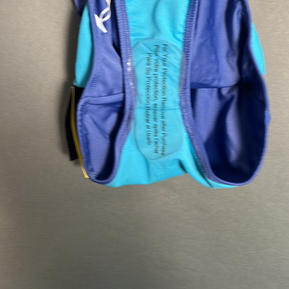 Under armor, girls, one piece swimsuit. Size 10 girls. - Picture 4 of 5